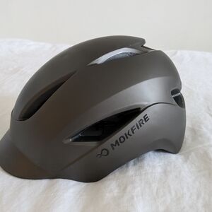 NWT Mokfire Adult Bike Helmet